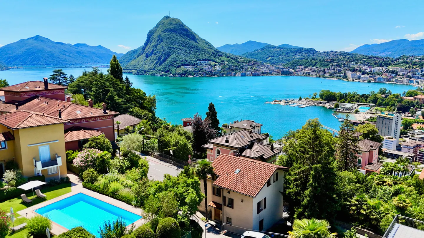 Appartamento al Lago con Vista Mozzafiato - Foto 1 di 15