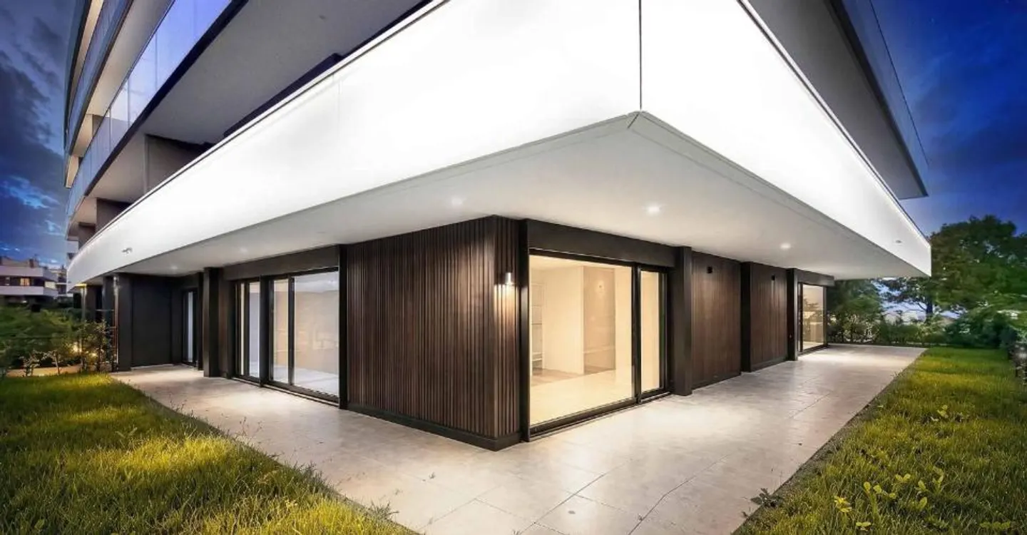 Neues 5,5-Zimmer-Apartment mit überdachter Terrasse und Garten - Foto 9 von 11