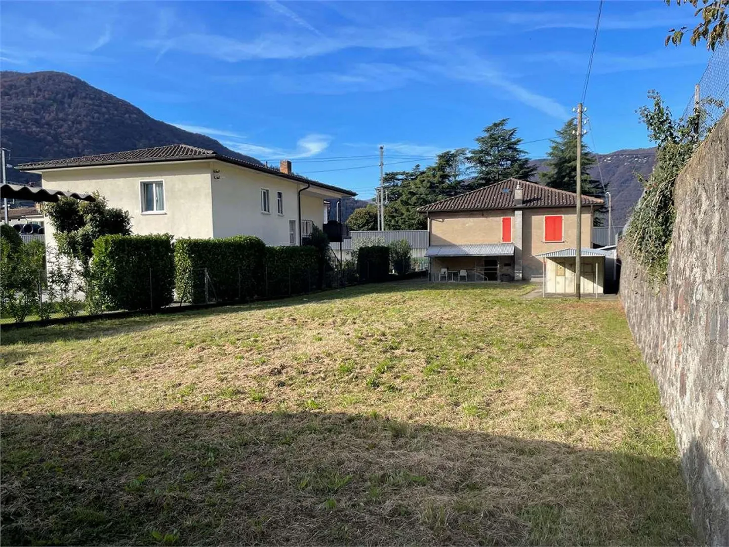 Proprietà con grande terreno edificabile a Maroggia - Foto 1 di 3