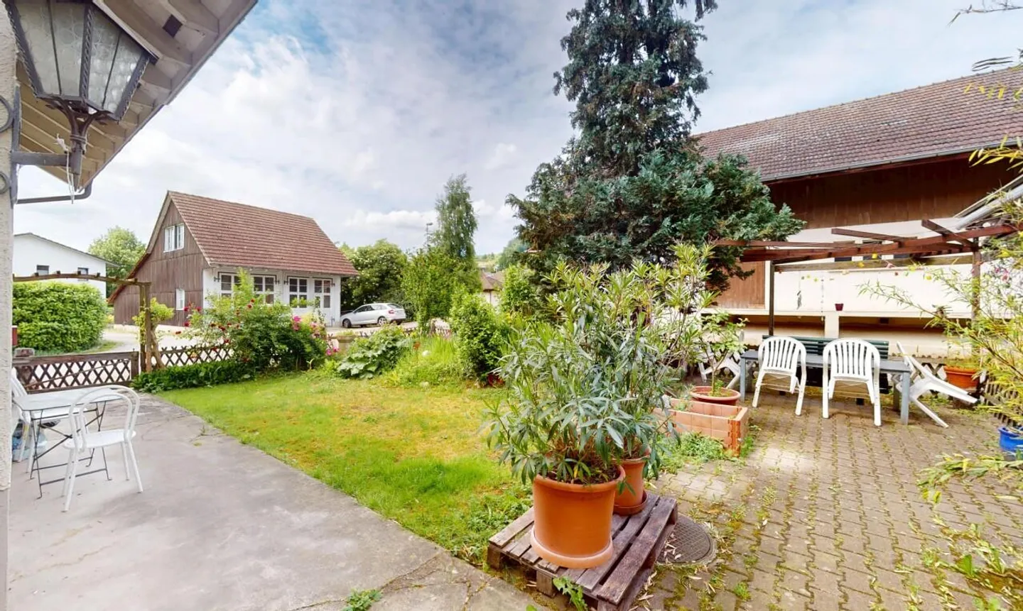 Casa familiare spaziosa con grande potenziale a Maisprach - Foto 3 di 13