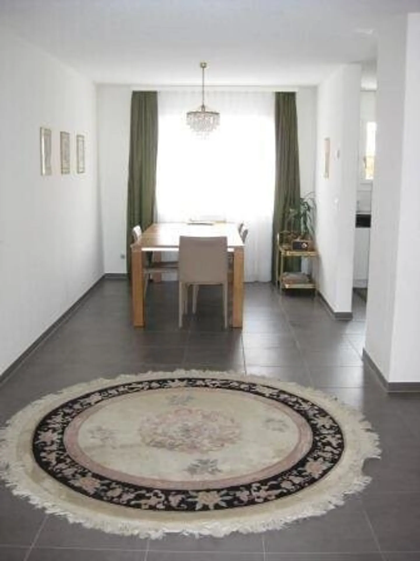 Zu ergreifen! Wunderschöne Wohnung in der Nähe aller Annehmlichkeiten! - Foto 3 von 7