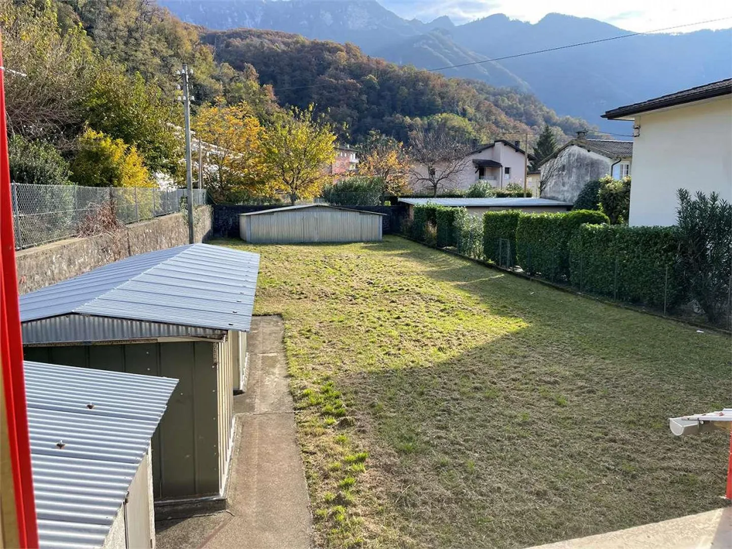 Proprietà con grande terreno edificabile a Maroggia - Foto 3 di 3