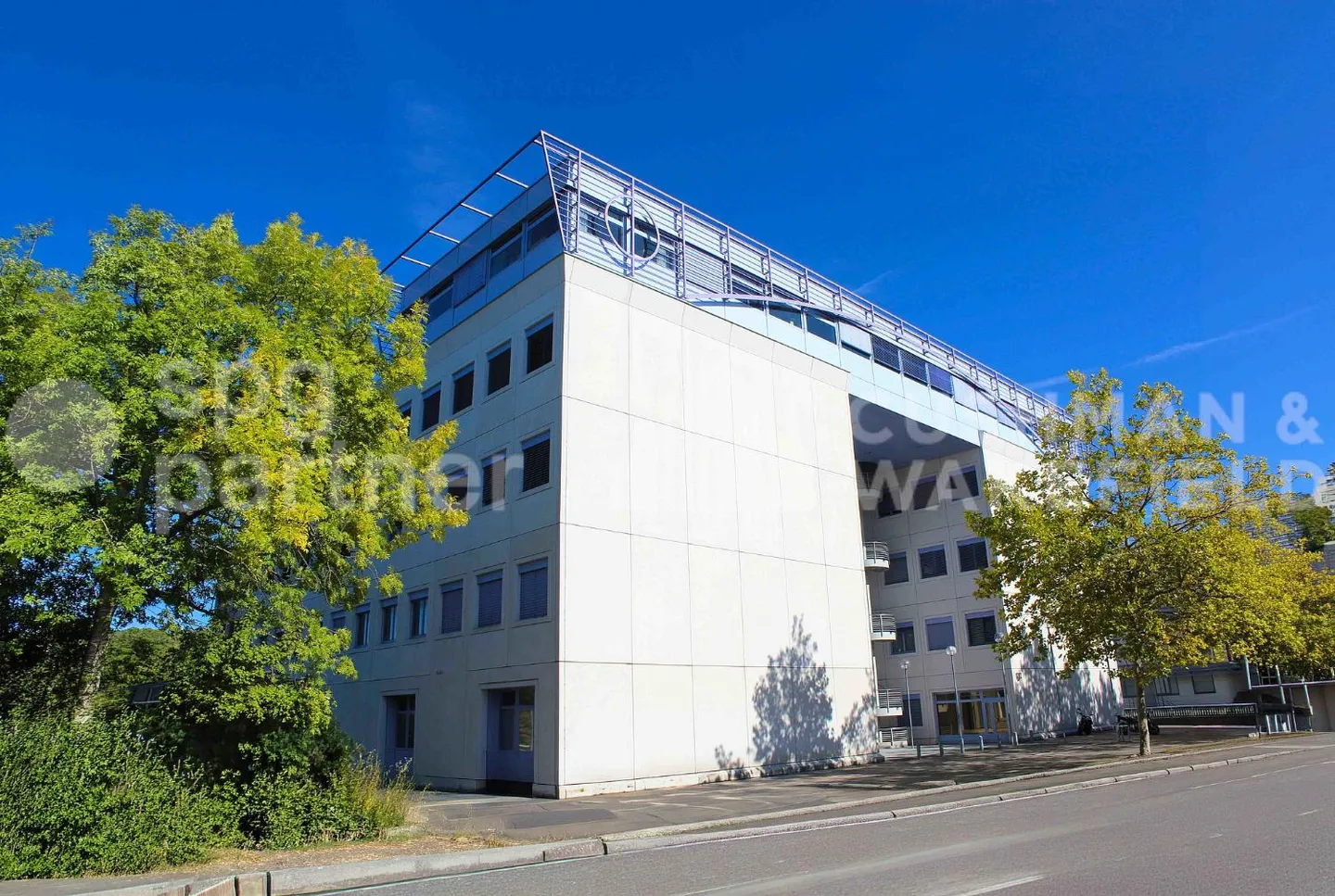 Bureaux lumineux à Meyrin - Photo 2 sur 13