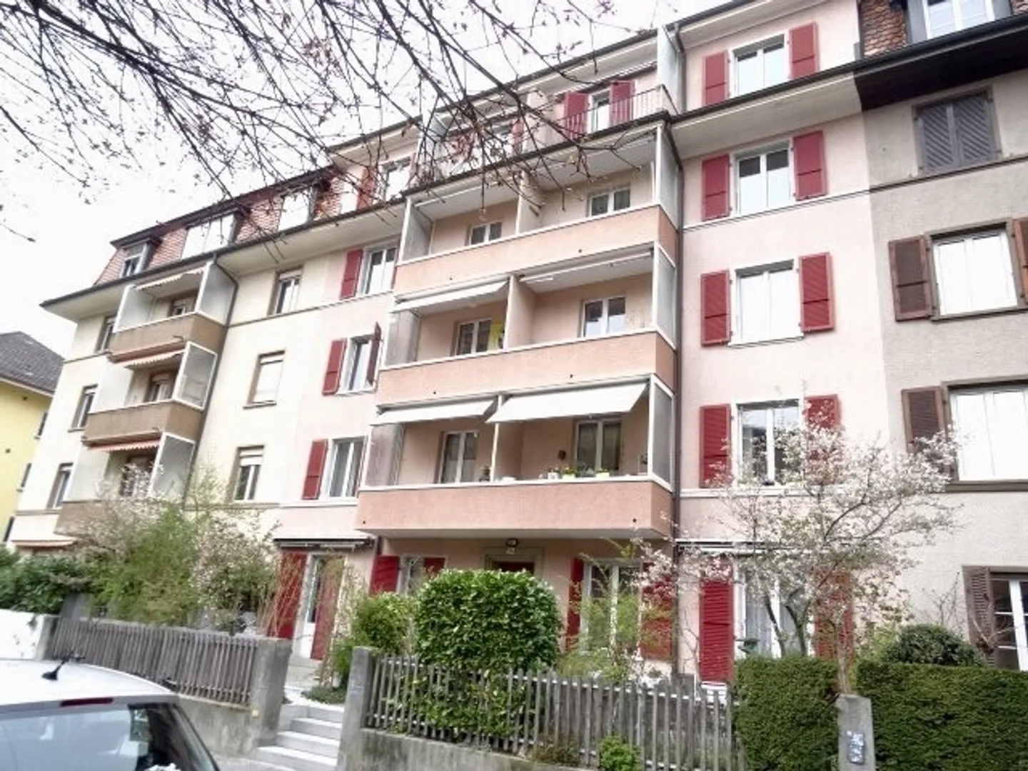 Quiet 3-room apartment of 60 m² on the 1st floor with balcony - Photo 1 of 9