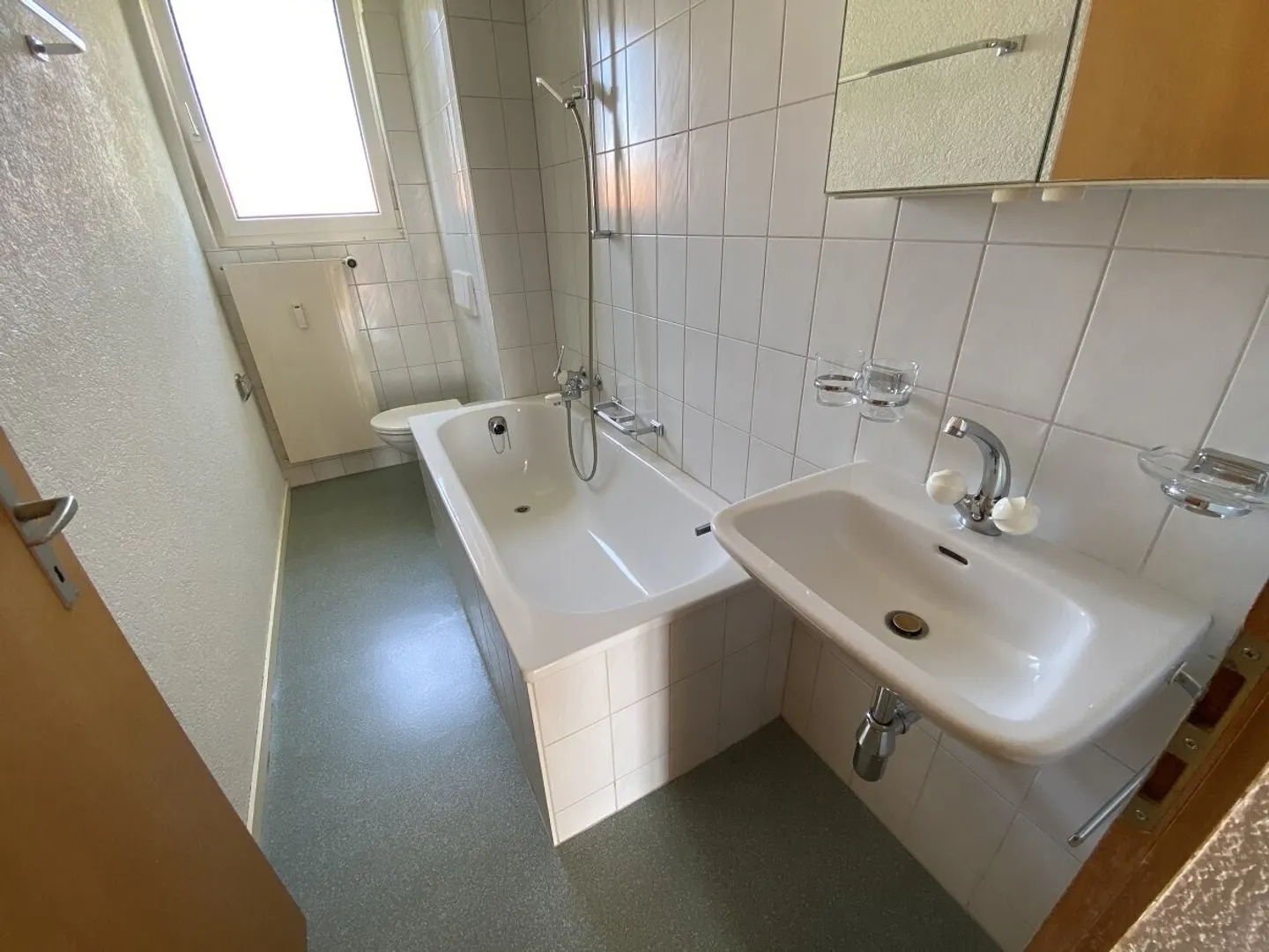 Quiet 3-room apartment of 60 m² on the 1st floor with balcony - Photo 3 of 9