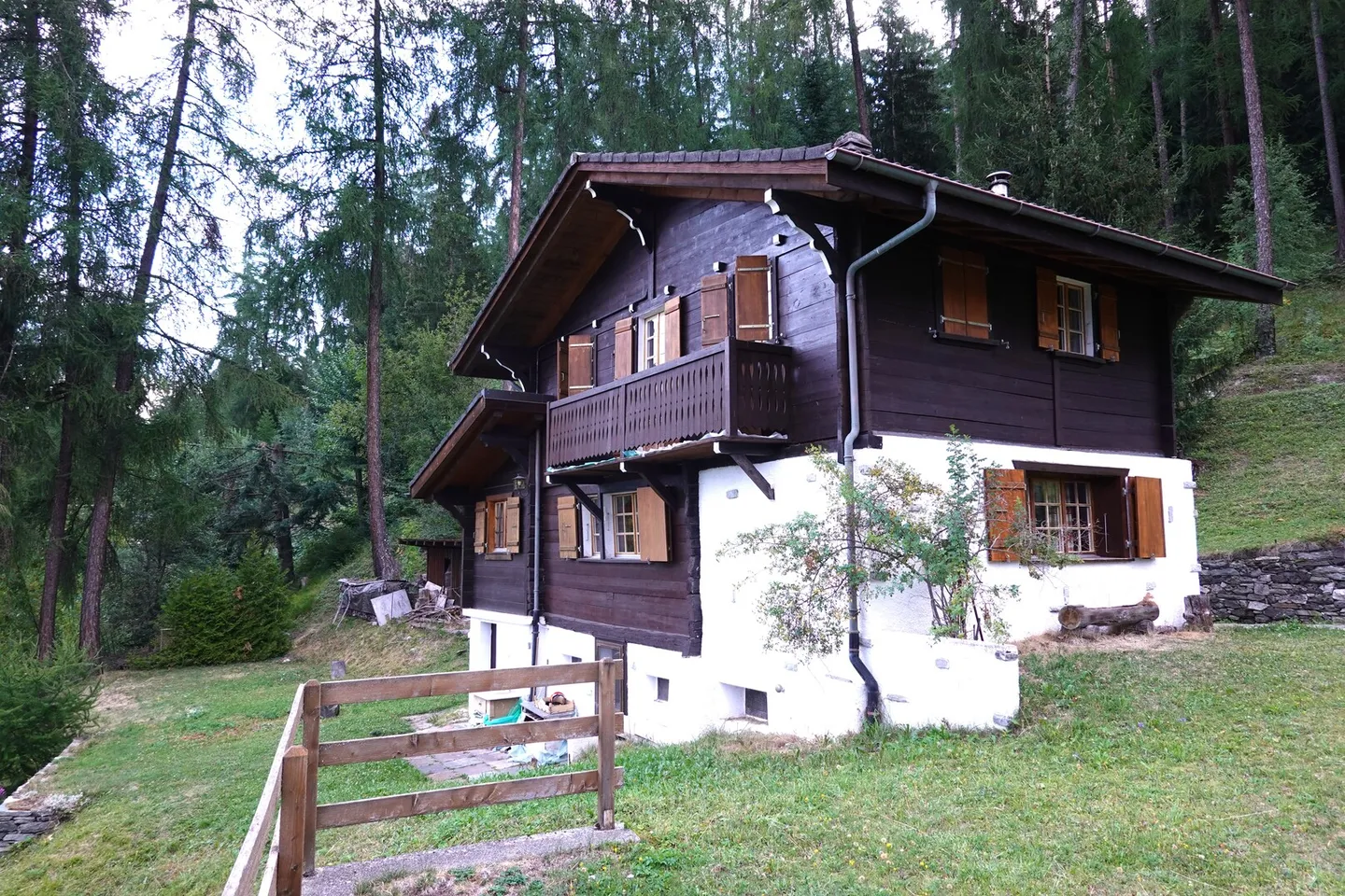 Chalet for sale - Photo 1 of 13
