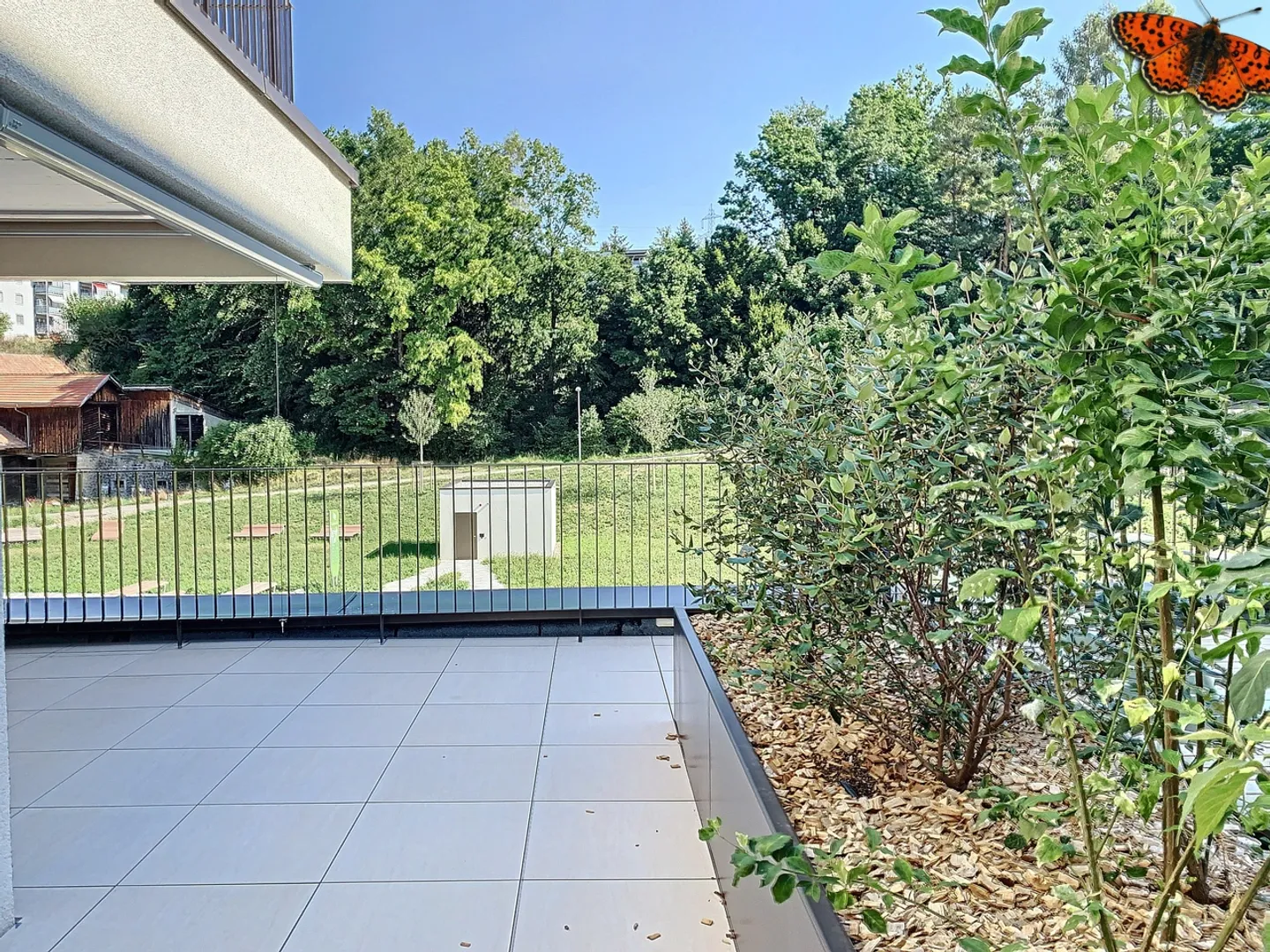 Charming Apartment with Terrace - Photo 2 of 13