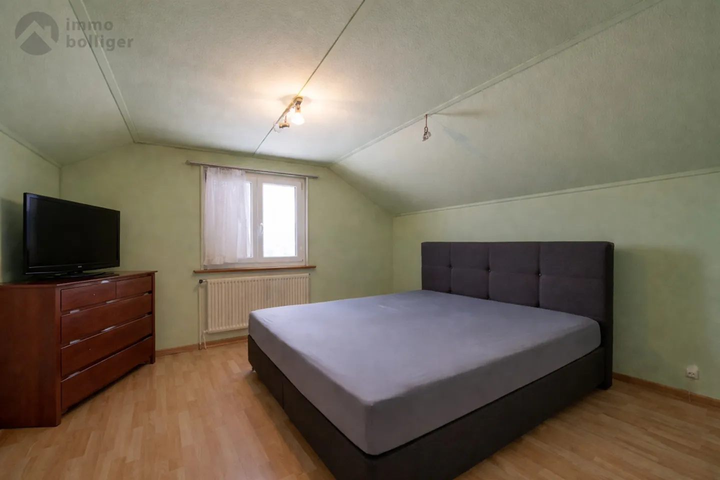 Single-family house for visionaries - lots of land, lots of possibilities - Photo 7 of 11