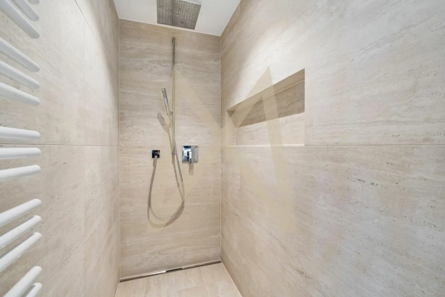 Stylish Premium Apartment for Demanding Personalities - Photo 9 of 30