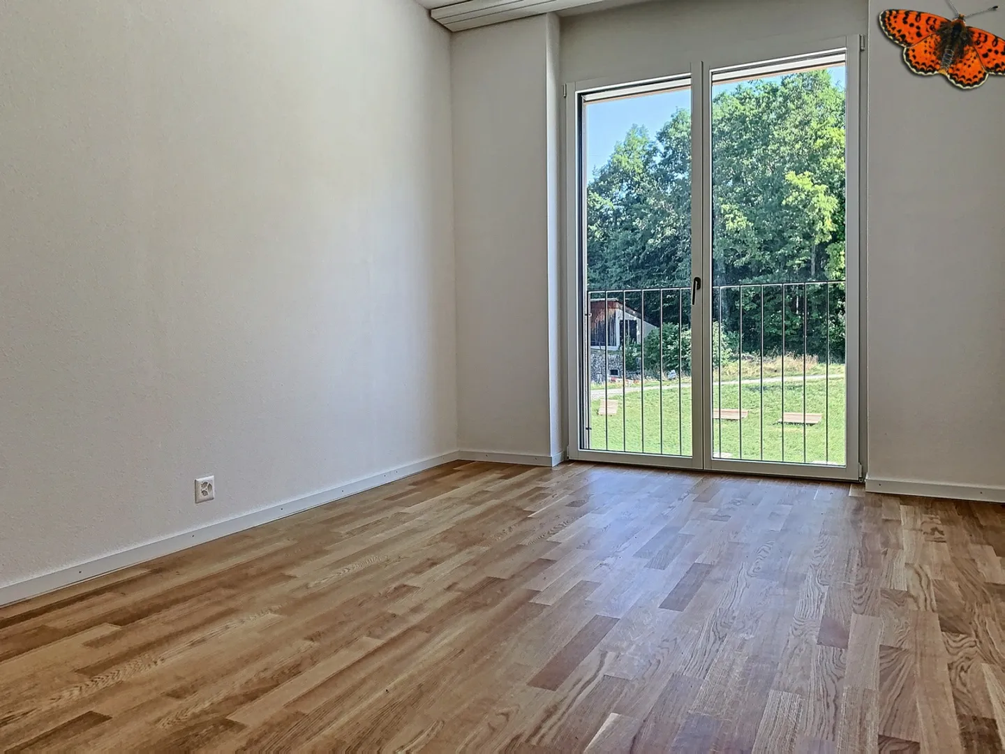 Charming Apartment with Terrace - Photo 7 of 13
