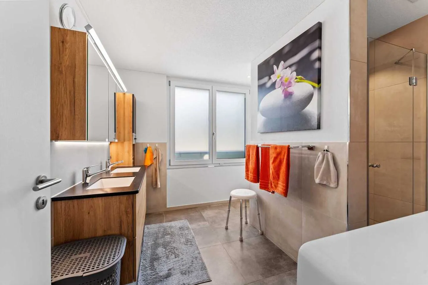 Stylish Minergie-P Apartment - Photo 10 of 13