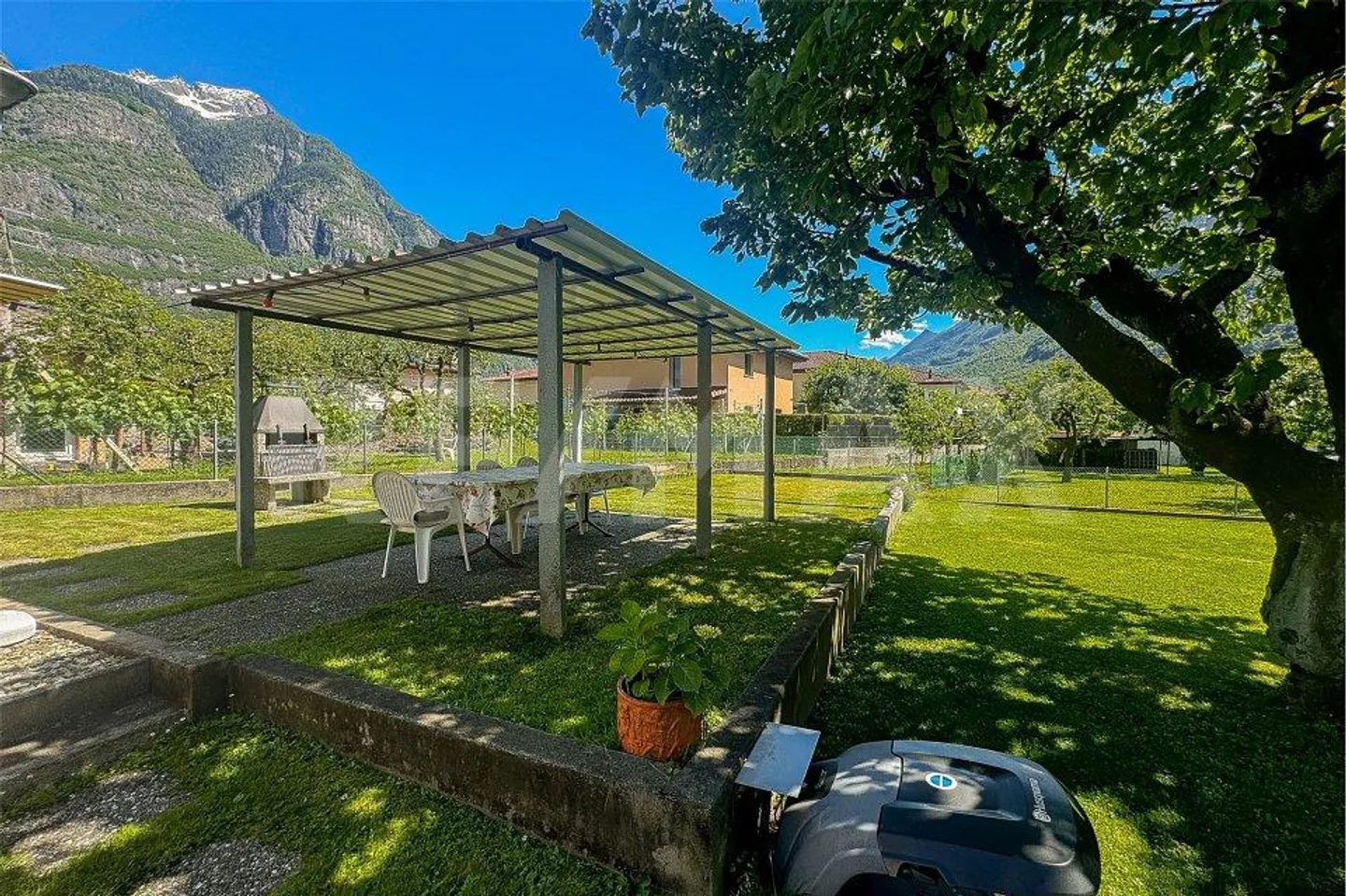 Haus mit 3 Wohnungen - Foto 9 von 13