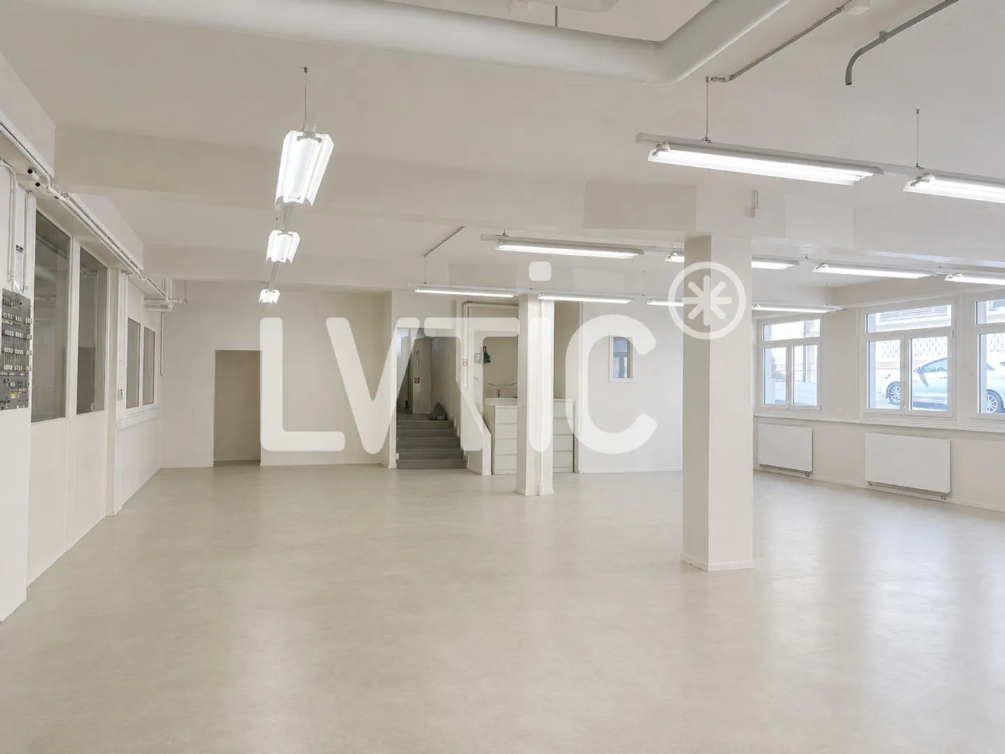 Laboratori, depositi di 750 m2 in affitto a Renens - Foto 1 di 6