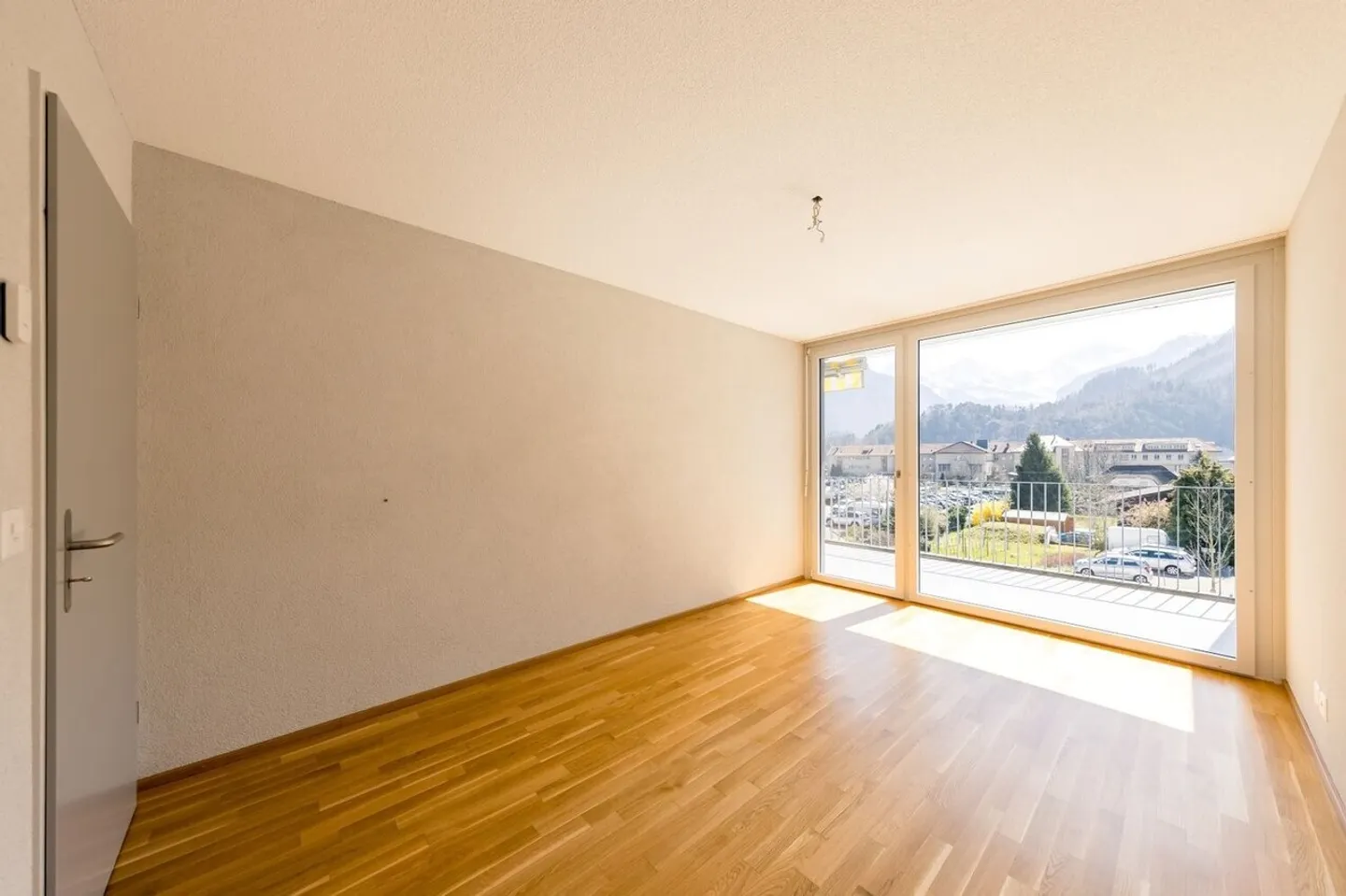 Appartamento moderno con balcone - Foto 4 di 6