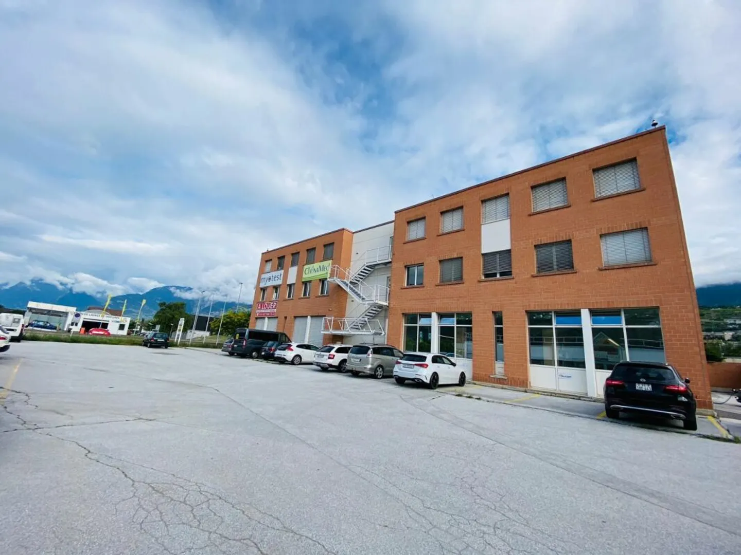 Offices - Photo 2 of 12