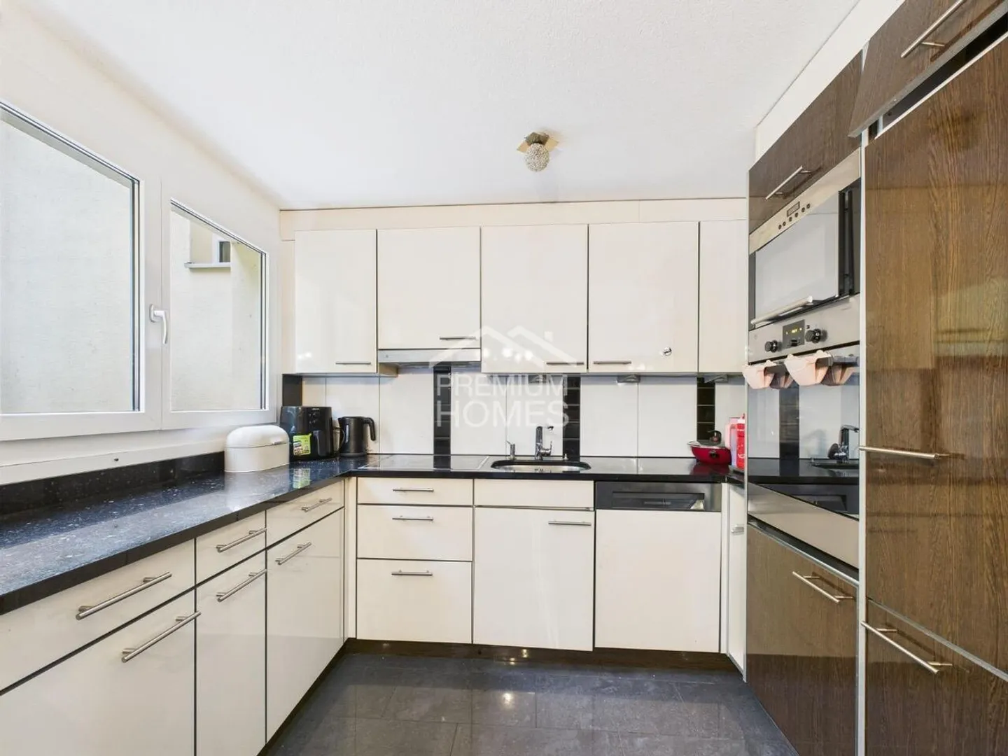 Love at First Sight: Modern Apartment with Character - Photo 2 of 5