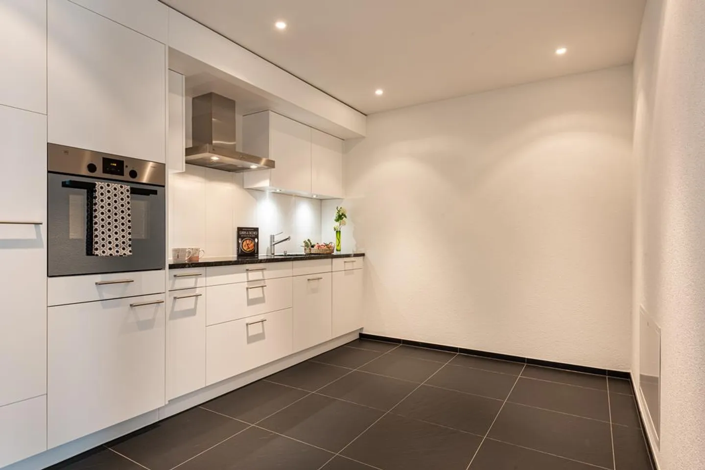 Visit, apply, move! - Photo 2 of 12