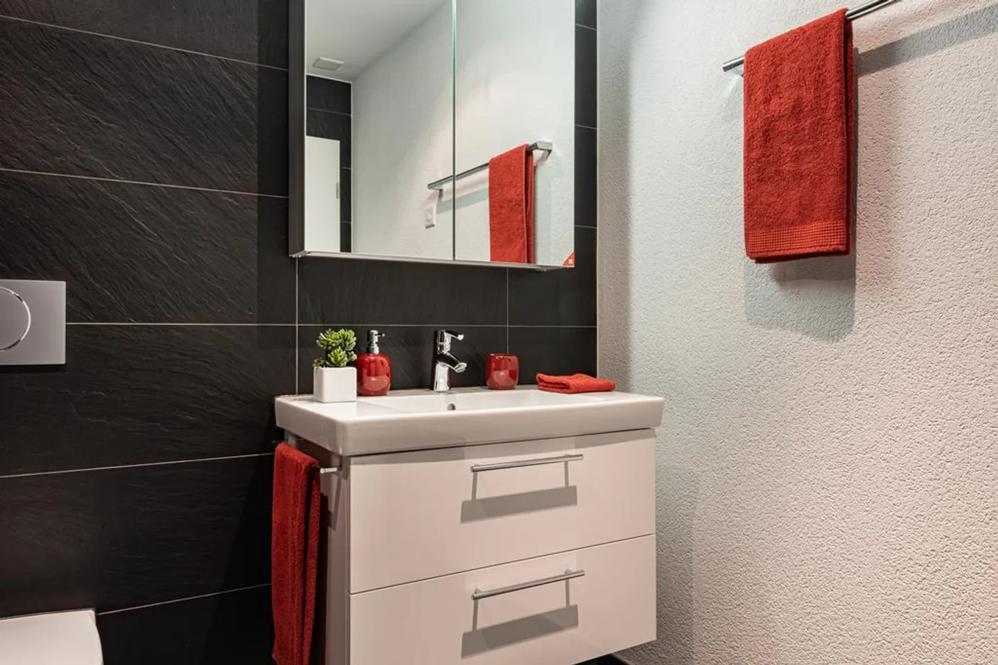 Visit, apply, move! - Photo 4 of 12