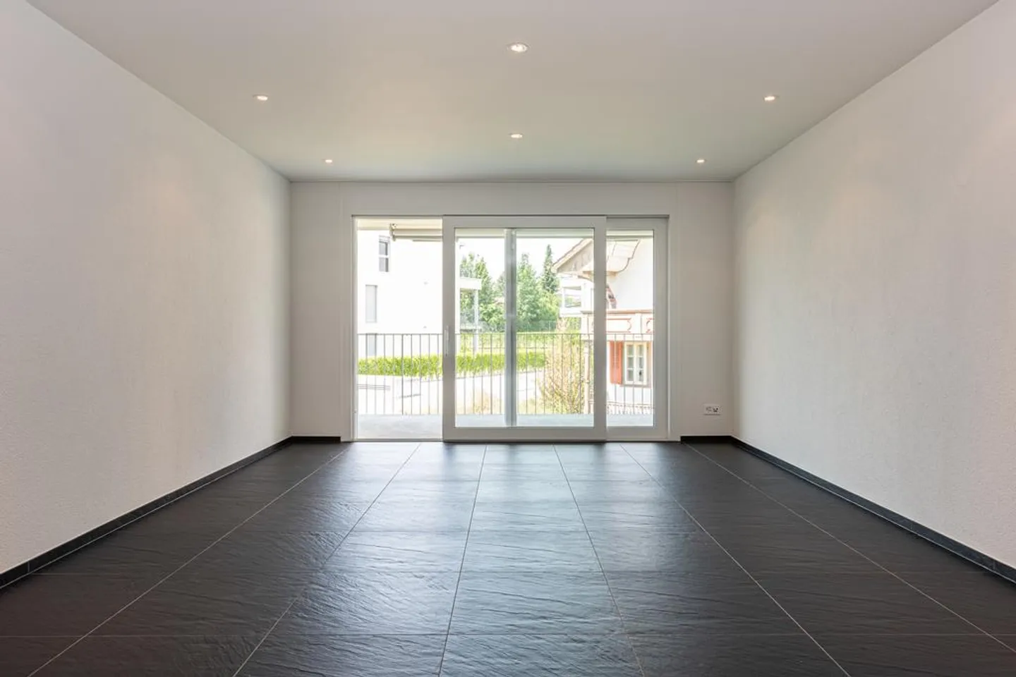 Visit, apply, move! - Photo 6 of 12