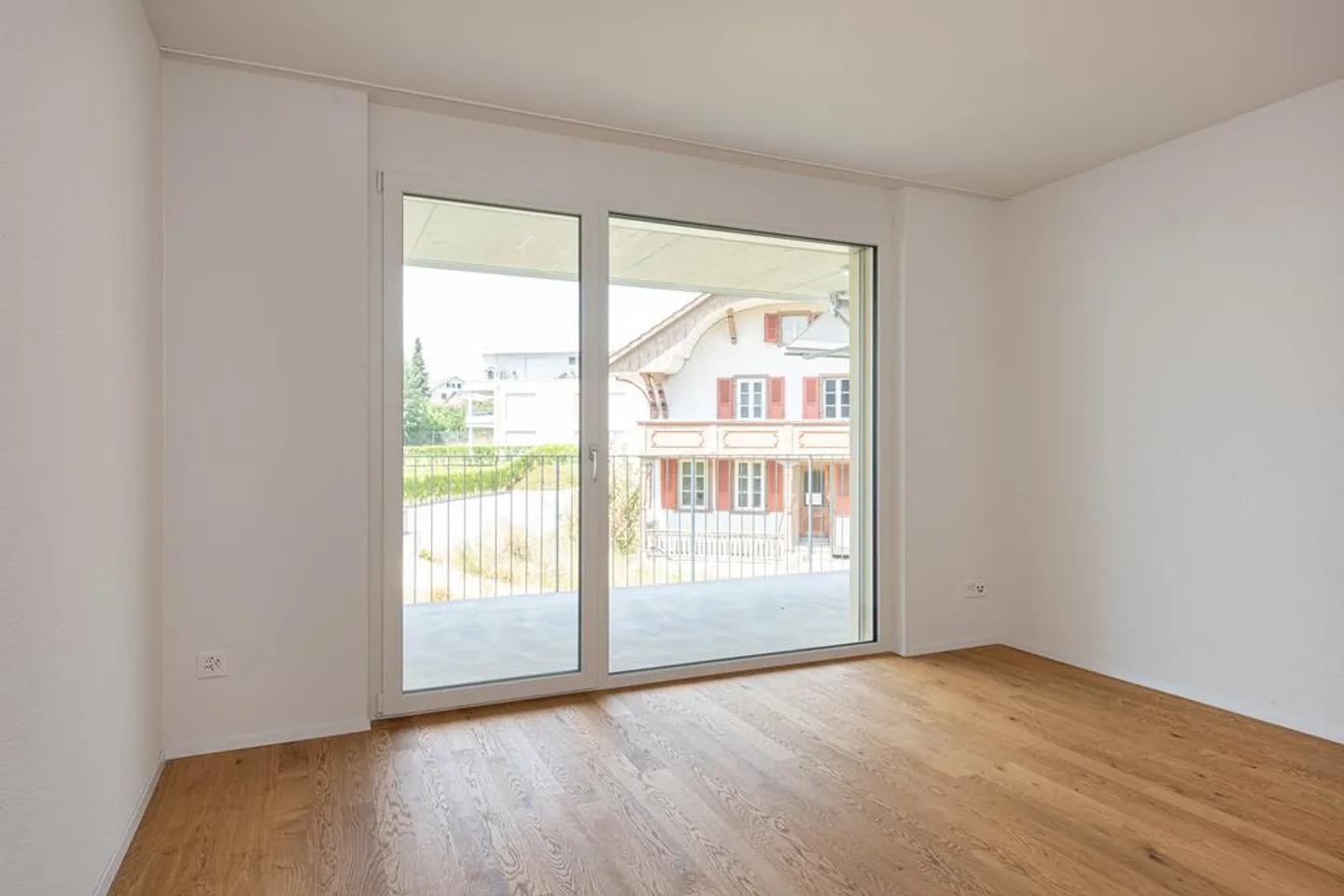 Visit, apply, move! - Photo 8 of 12