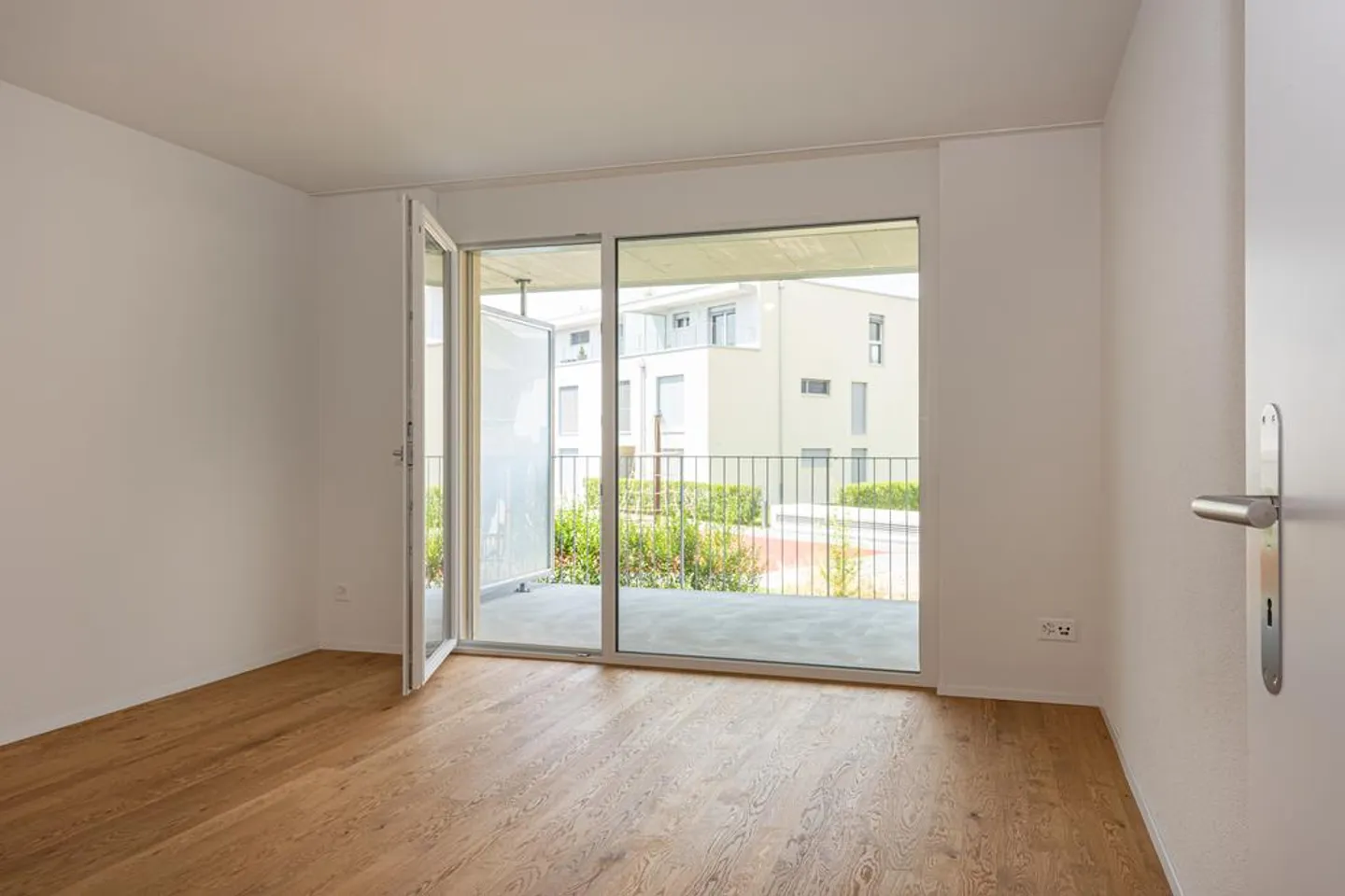 Visit, apply, move! - Photo 9 of 12