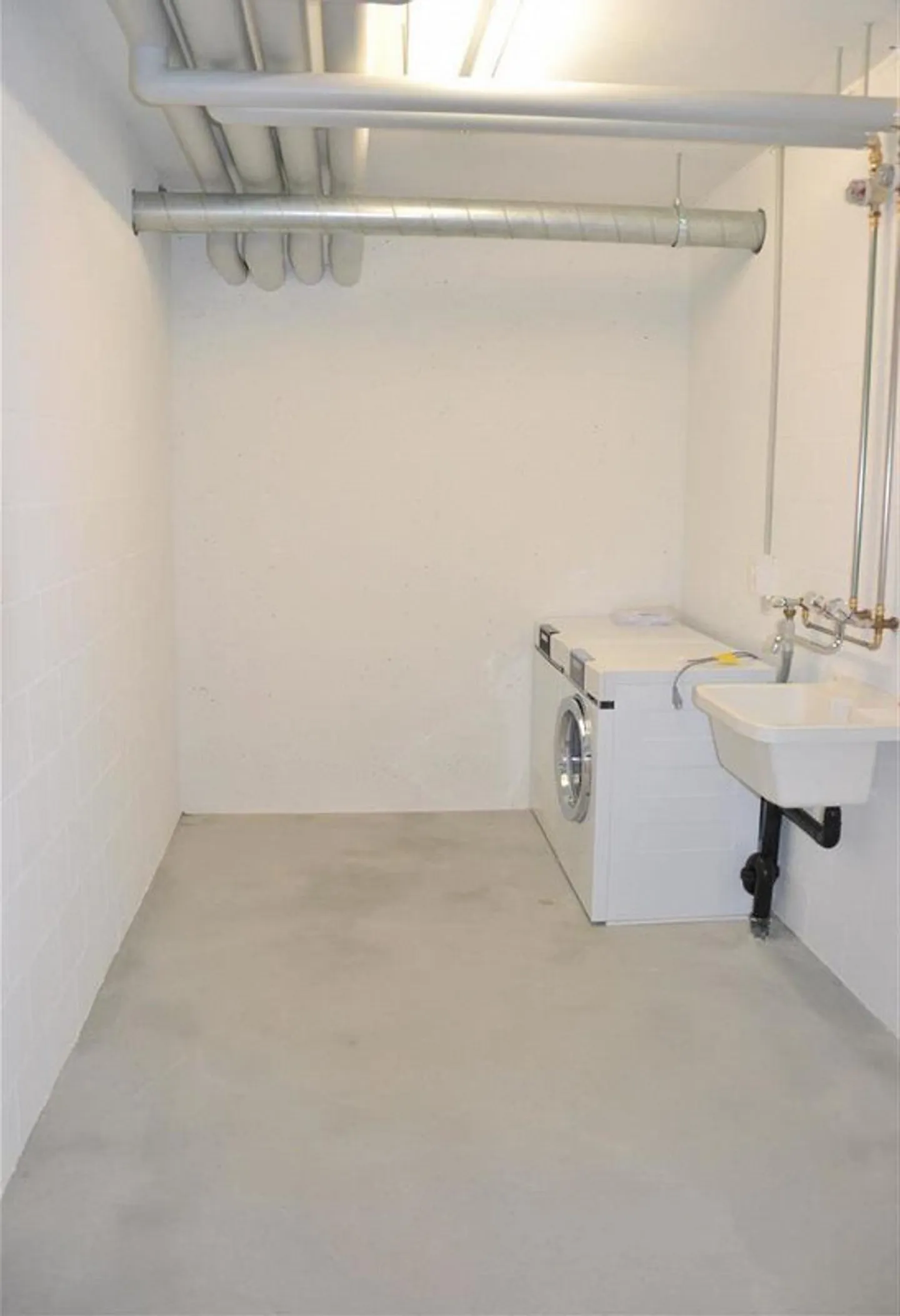 Visit, apply, move! - Photo 11 of 12