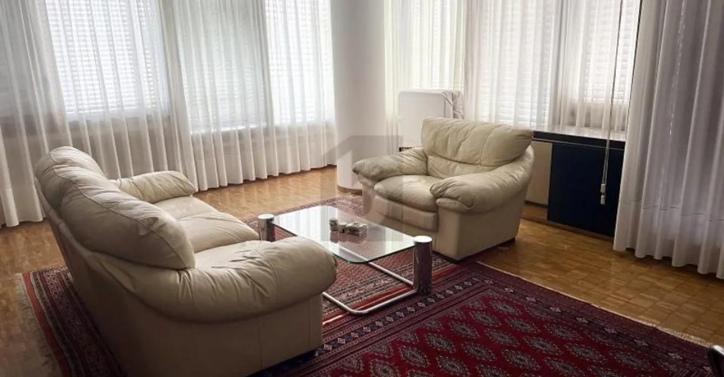 DOWNTOWN, SPACIOUS AND FUNCTIONAL - Photo 3 of 5