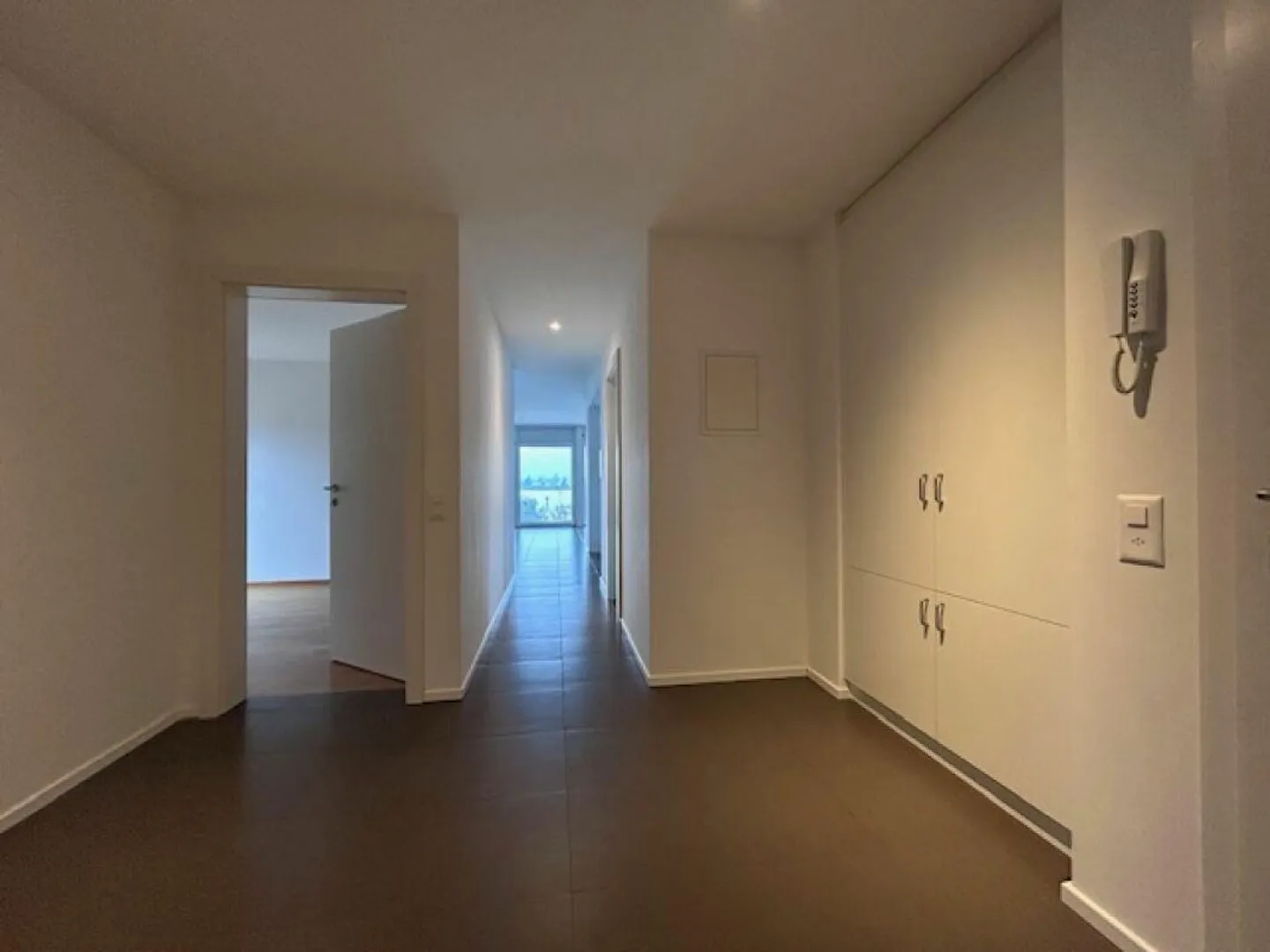 Appartement moderne avec vue sur le lac - Photo 3 sur 19