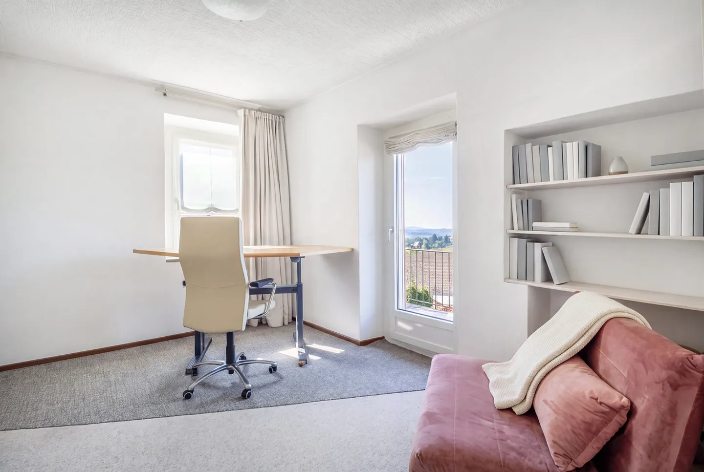 Panoramahaus: zwei Wohnungen und private Garage - Foto 3 von 7