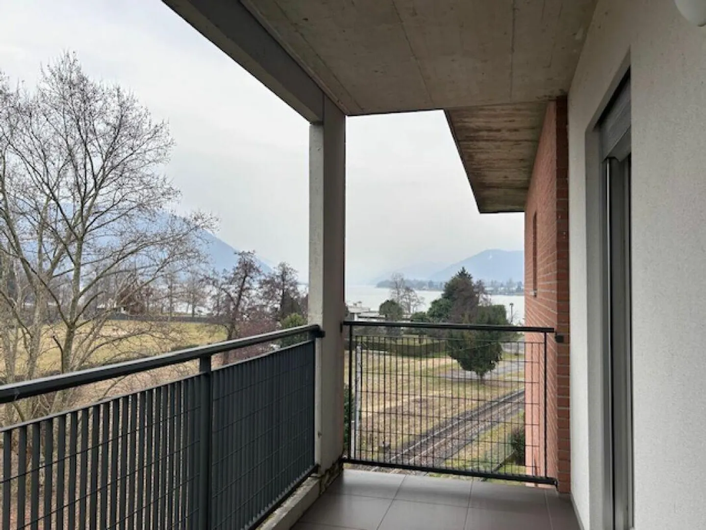 Appartement moderne avec vue sur le lac - Photo 18 sur 19