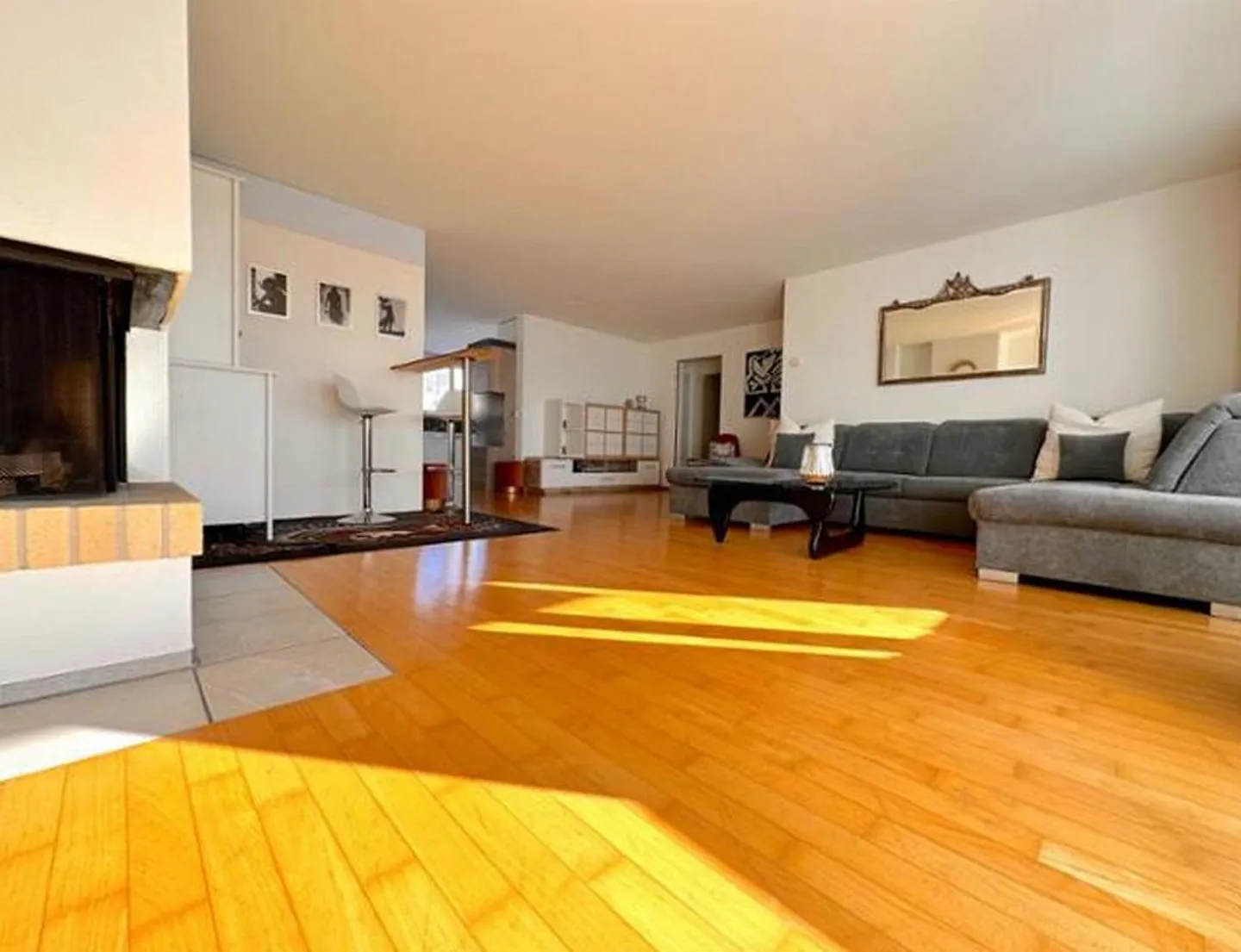 Helle 4.5-Zi.-WHG befristet mit Kaufoption. CHF 2'790 inkl. Garagenpl. - Photo 3 sur 18