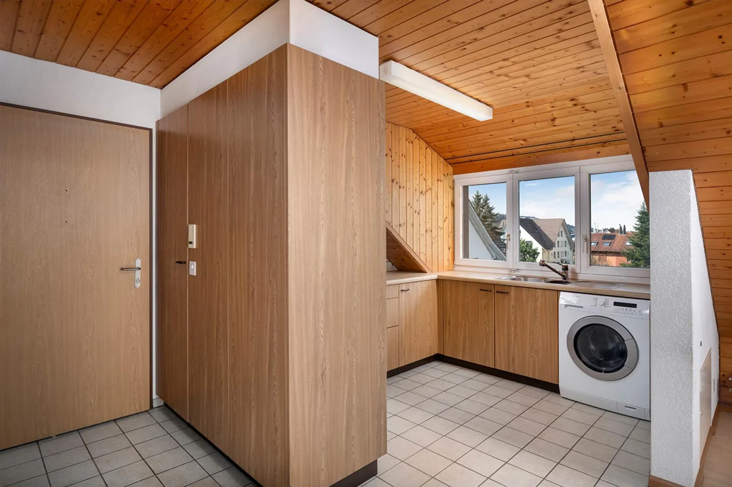 Charming 1.5-room apartment with balcony... - Photo 2 of 13