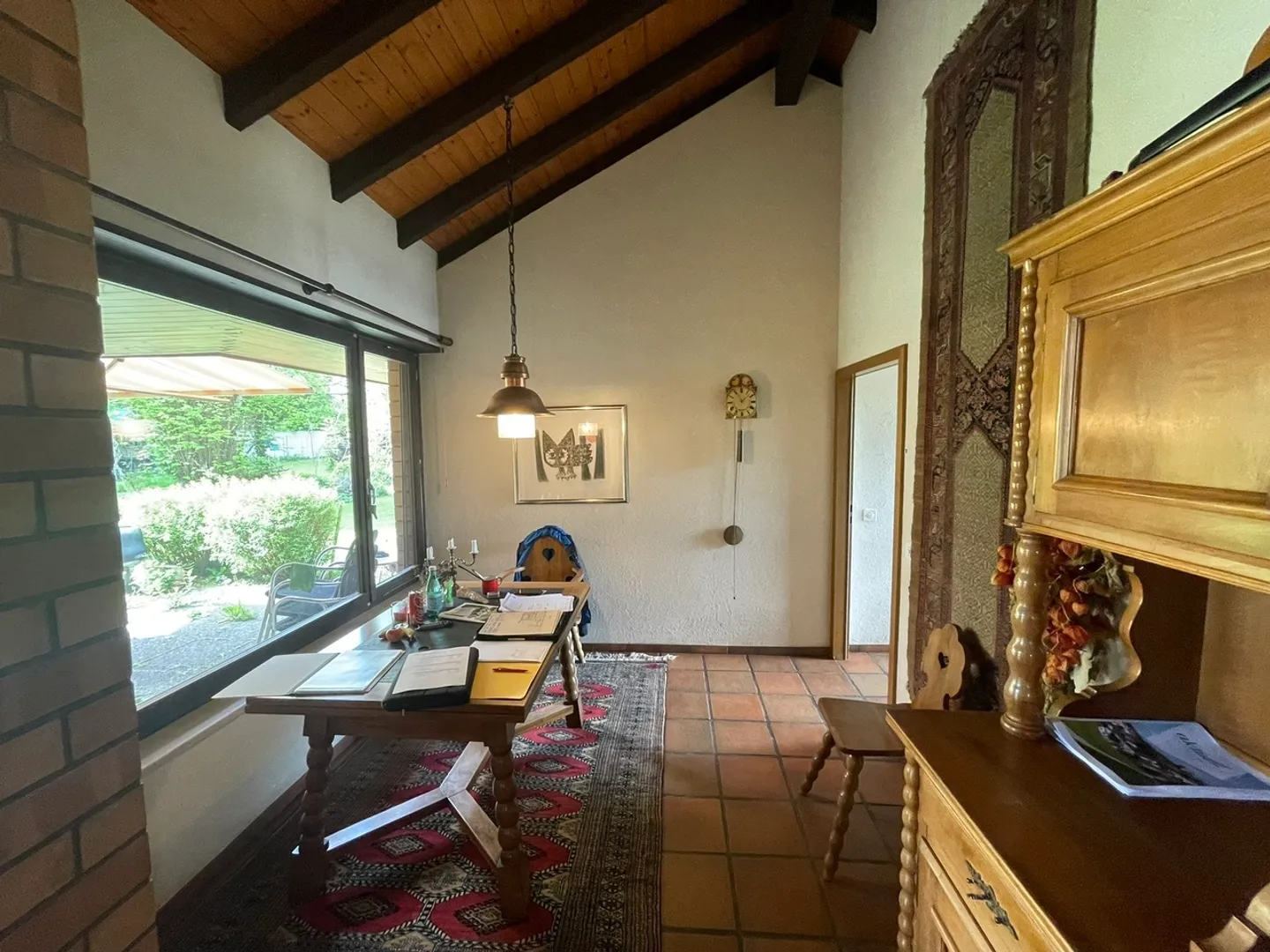 Stylish 5.5 Room Bungalow with Charming Garden and Garage - Photo 5 of 9