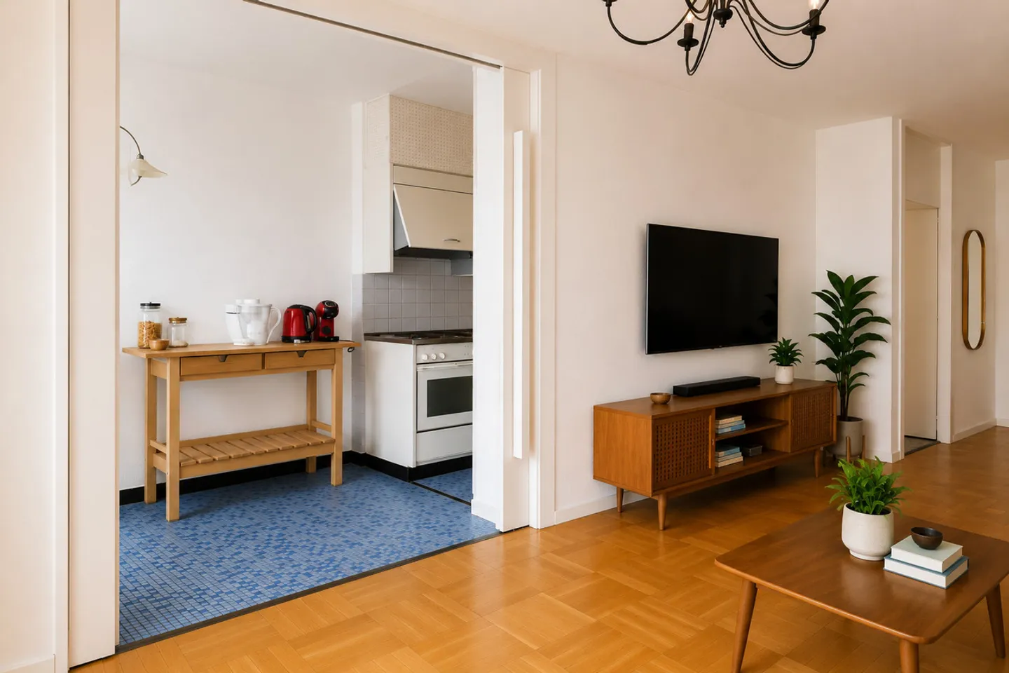 Charming Apartment in Pâquis - Photo 2 of 6