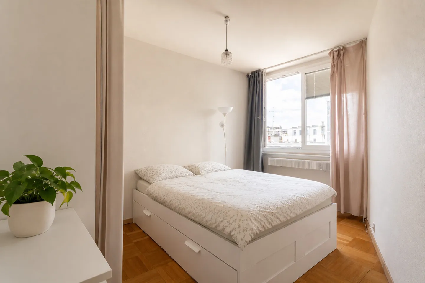 Charming Apartment in Pâquis - Photo 4 of 6