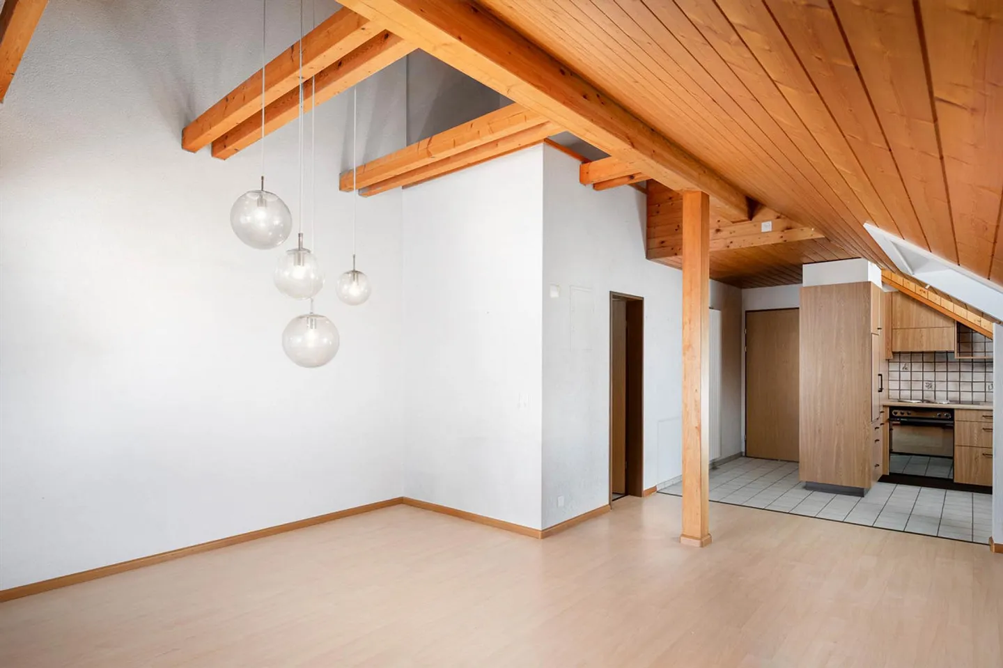 Charming 1.5-room apartment with balcony... - Photo 9 of 13