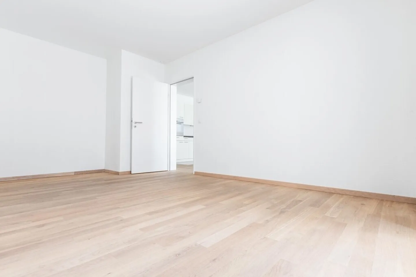 Apartment with a view of greenery seeks single! - Photo 6 of 12