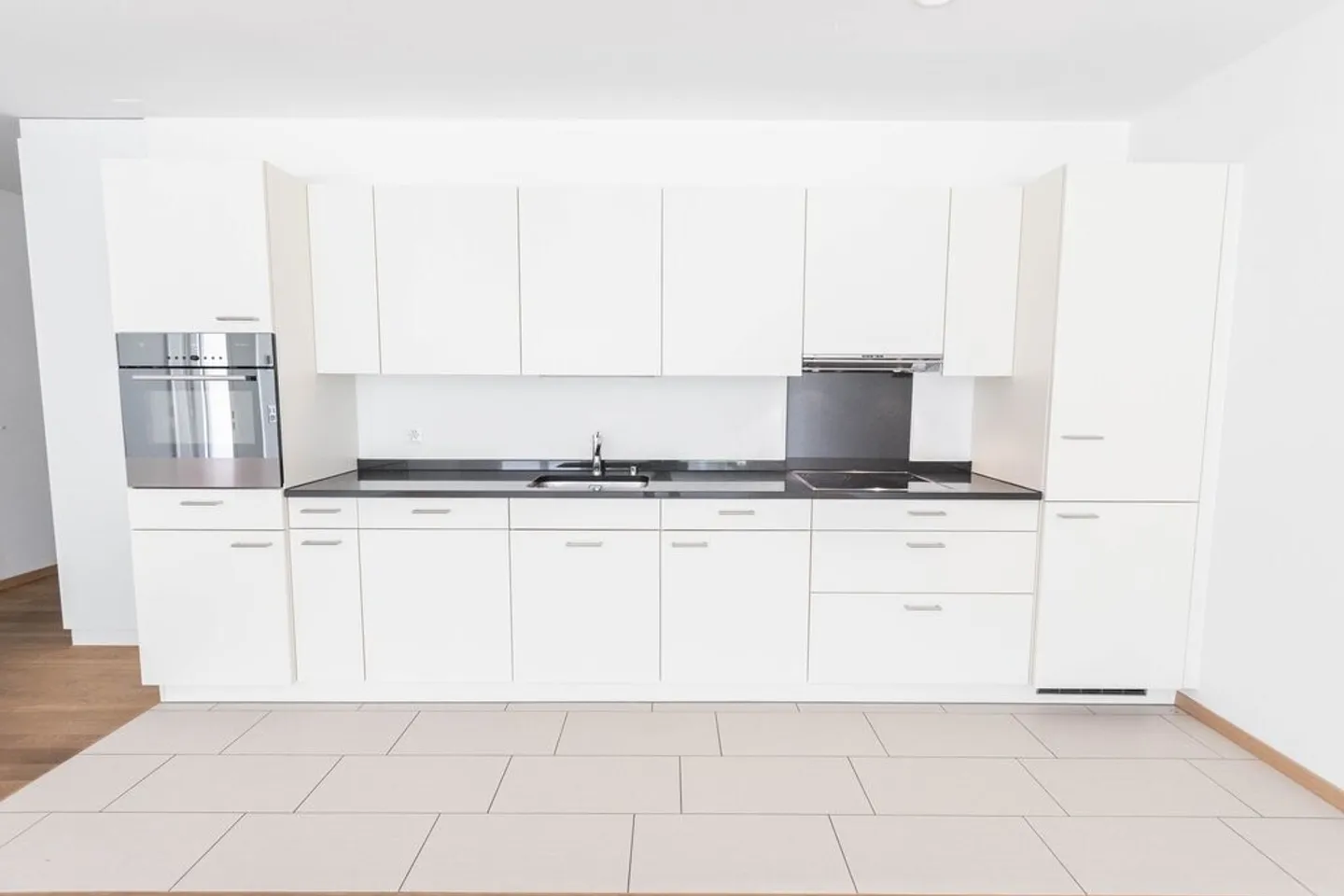 Apartment with a view of greenery seeks single! - Photo 9 of 12