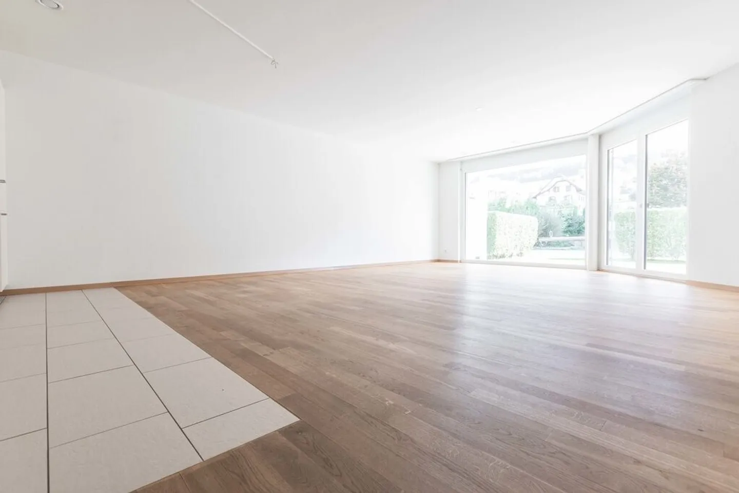 Apartment with a view of greenery seeks single! - Photo 2 of 12