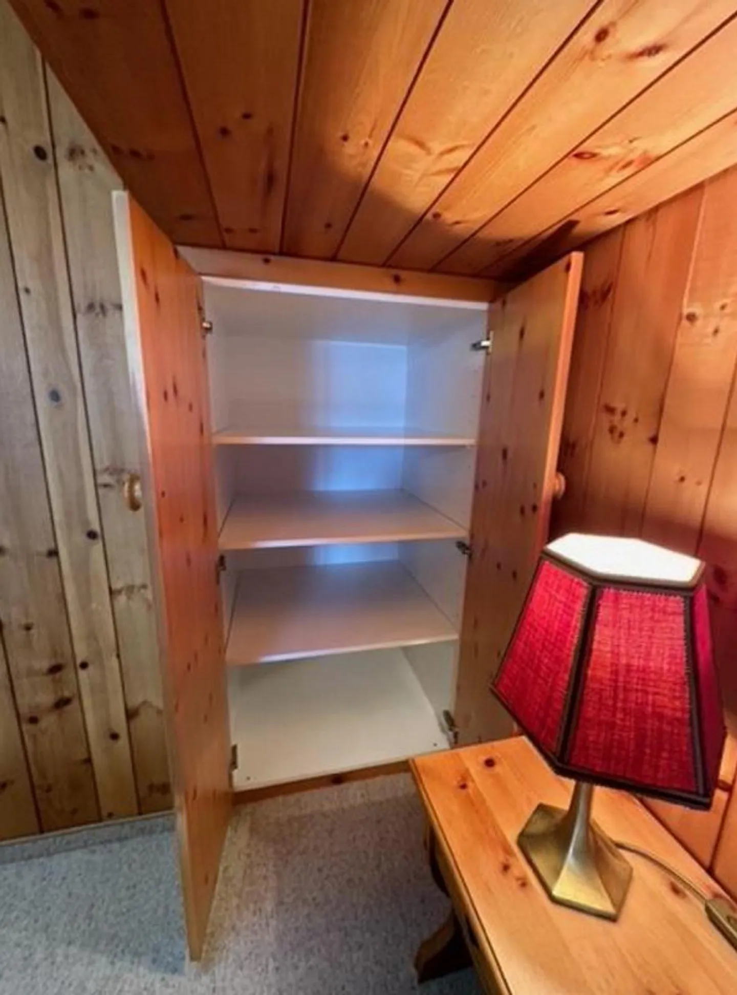 Exclusive Location: 2.5 Room Attic Apartment near Bergkirchli - Photo 10 of 15