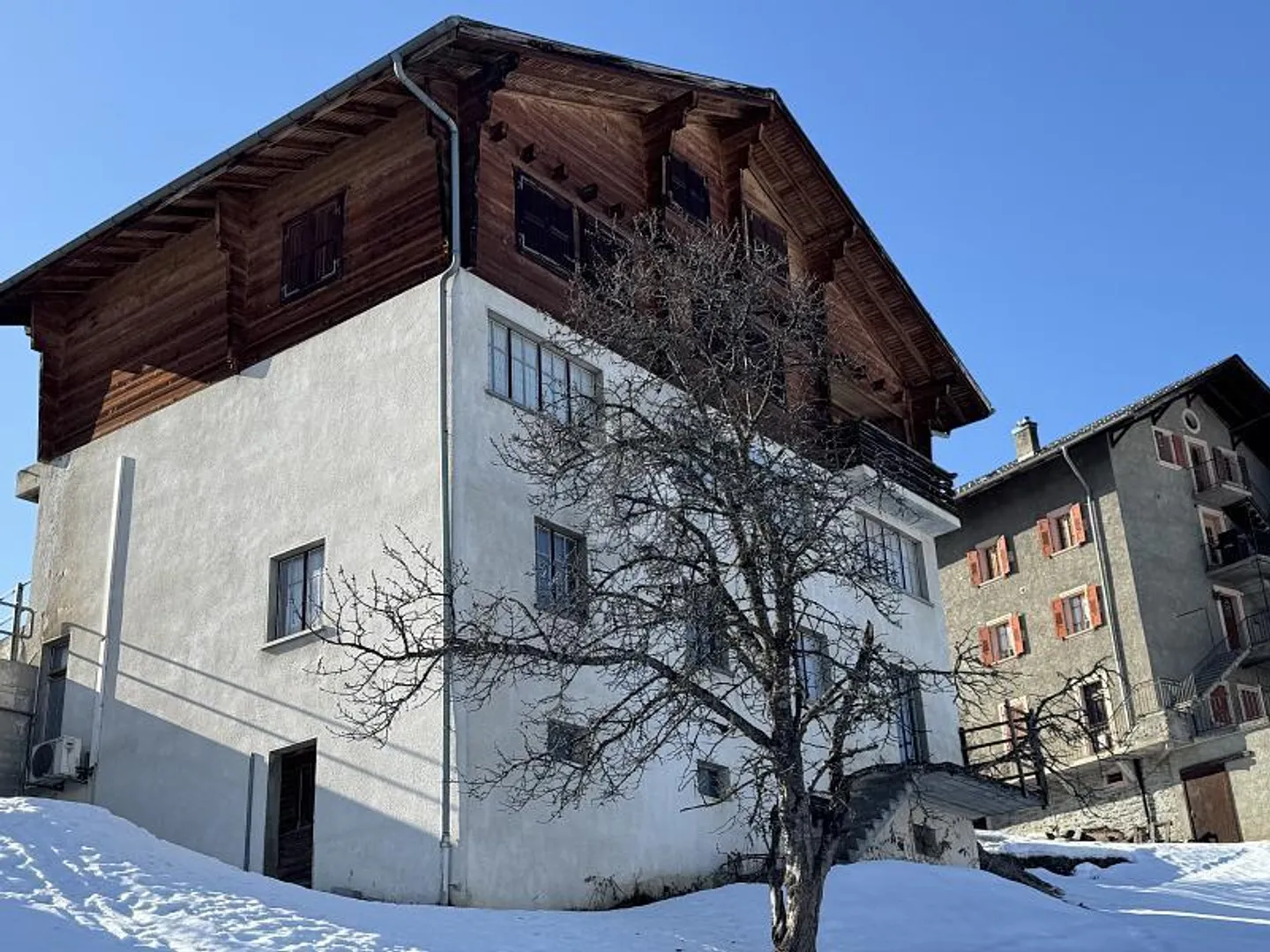 FACING THE ALPS WITH EXCEPTIONAL POTENTIAL - Photo 3 of 6