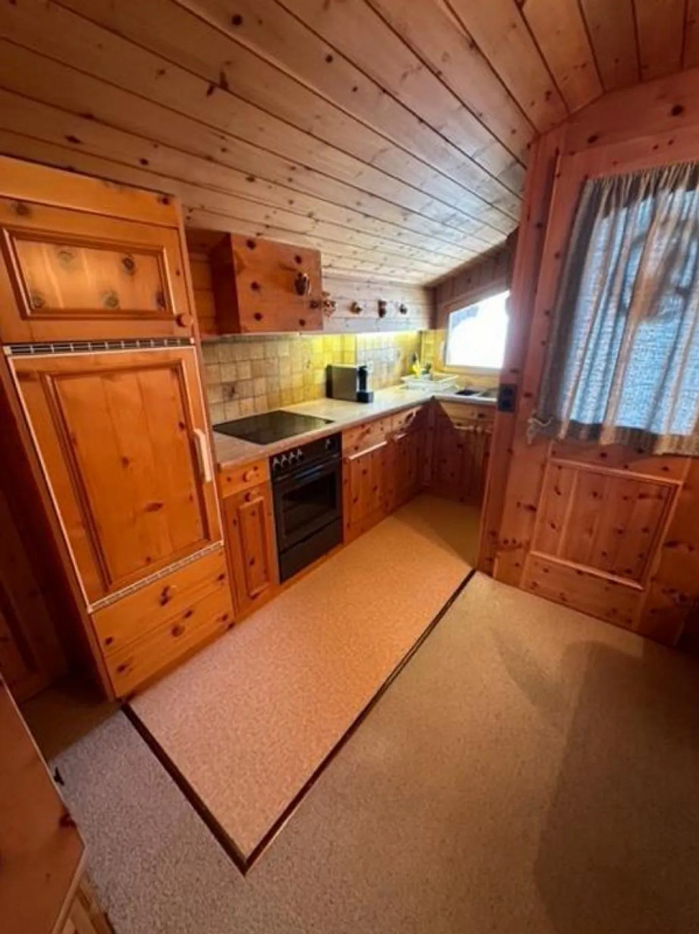 Exclusive Location: 2.5 Room Attic Apartment near Bergkirchli - Photo 15 of 15