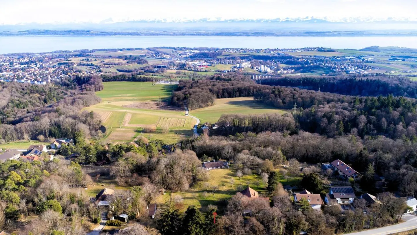 Magnificent building plot of 3,383 m² with a view - Photo 8 of 8