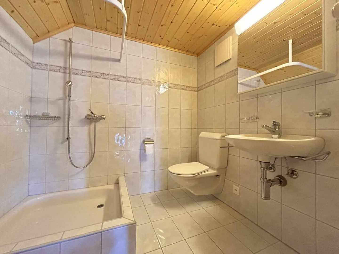 Maison de coin en rangée centrale avec environnement sur un grand terrain extensible... - Photo 11 sur 16