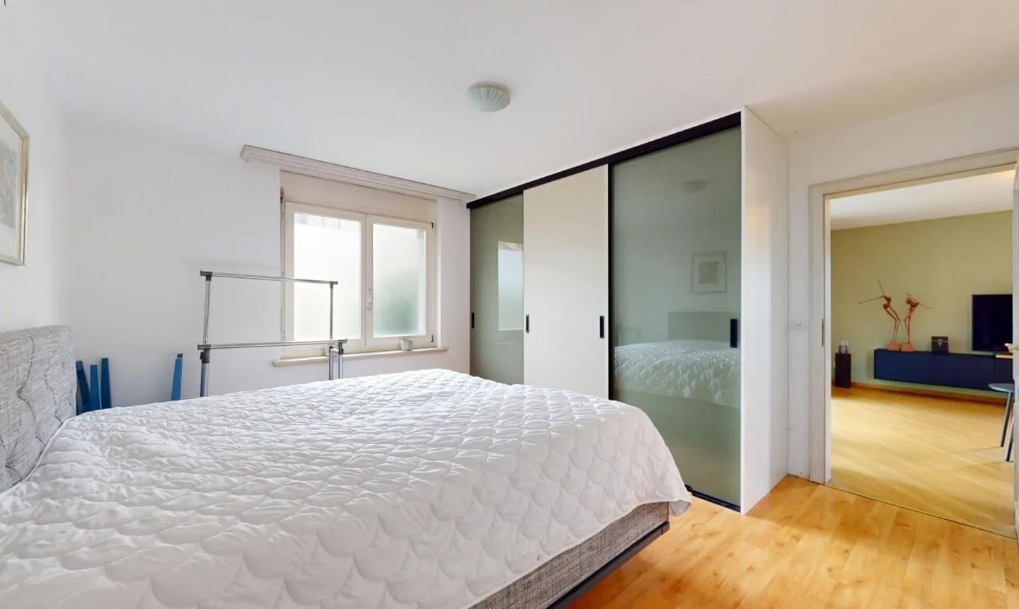 Plaisir de vivre avec style - appartement de 4,5 pièces avec cheminée, terrasse et loggia - Photo 7 sur 11