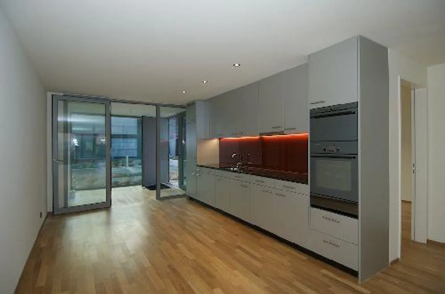 Living like in a single-family home! - Photo 3 of 7