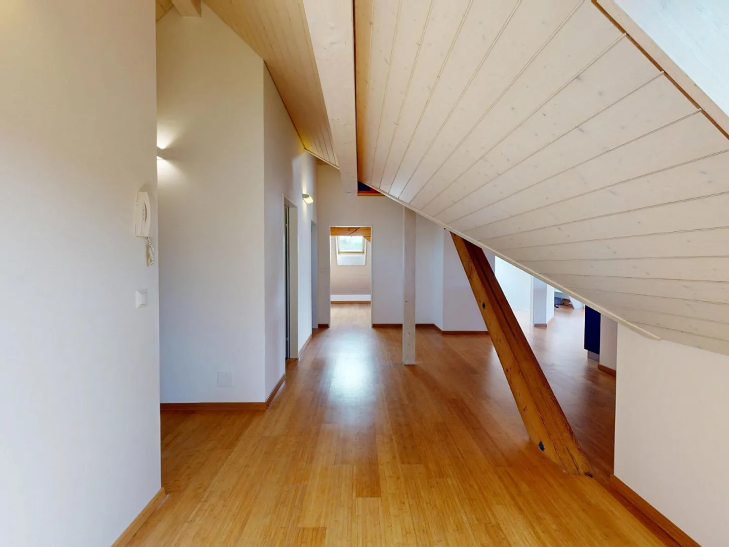 Appartement penthouse exclusif de 4,5 pièces avec ascenseur directement dans l'appartement - Photo 6 sur 13