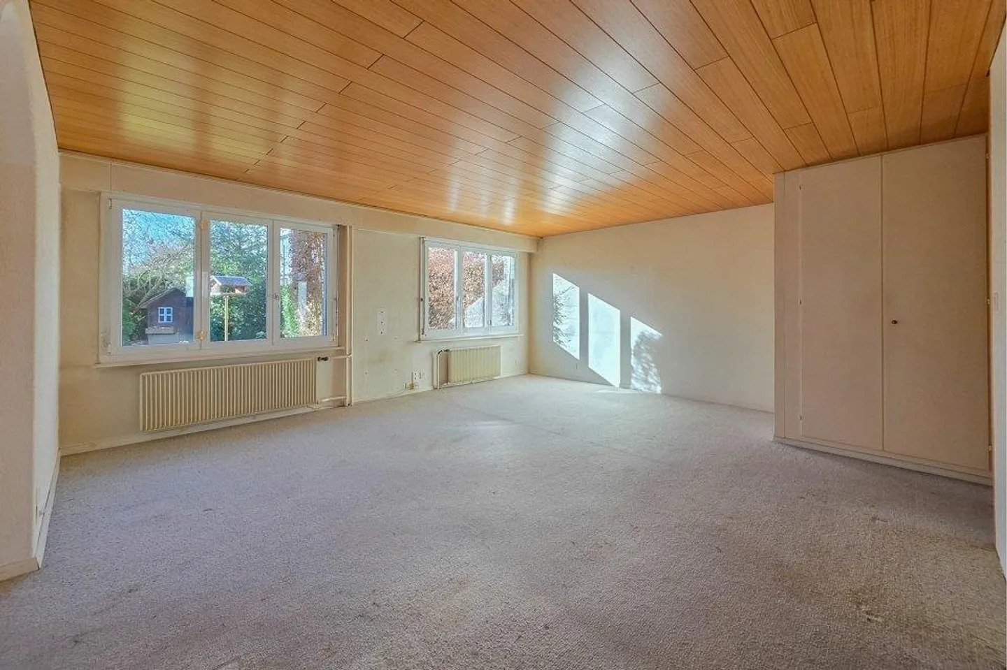 Plenty of Space, Plenty of Potential - Your New Home in the Heart of Life. - Photo 8 of 13