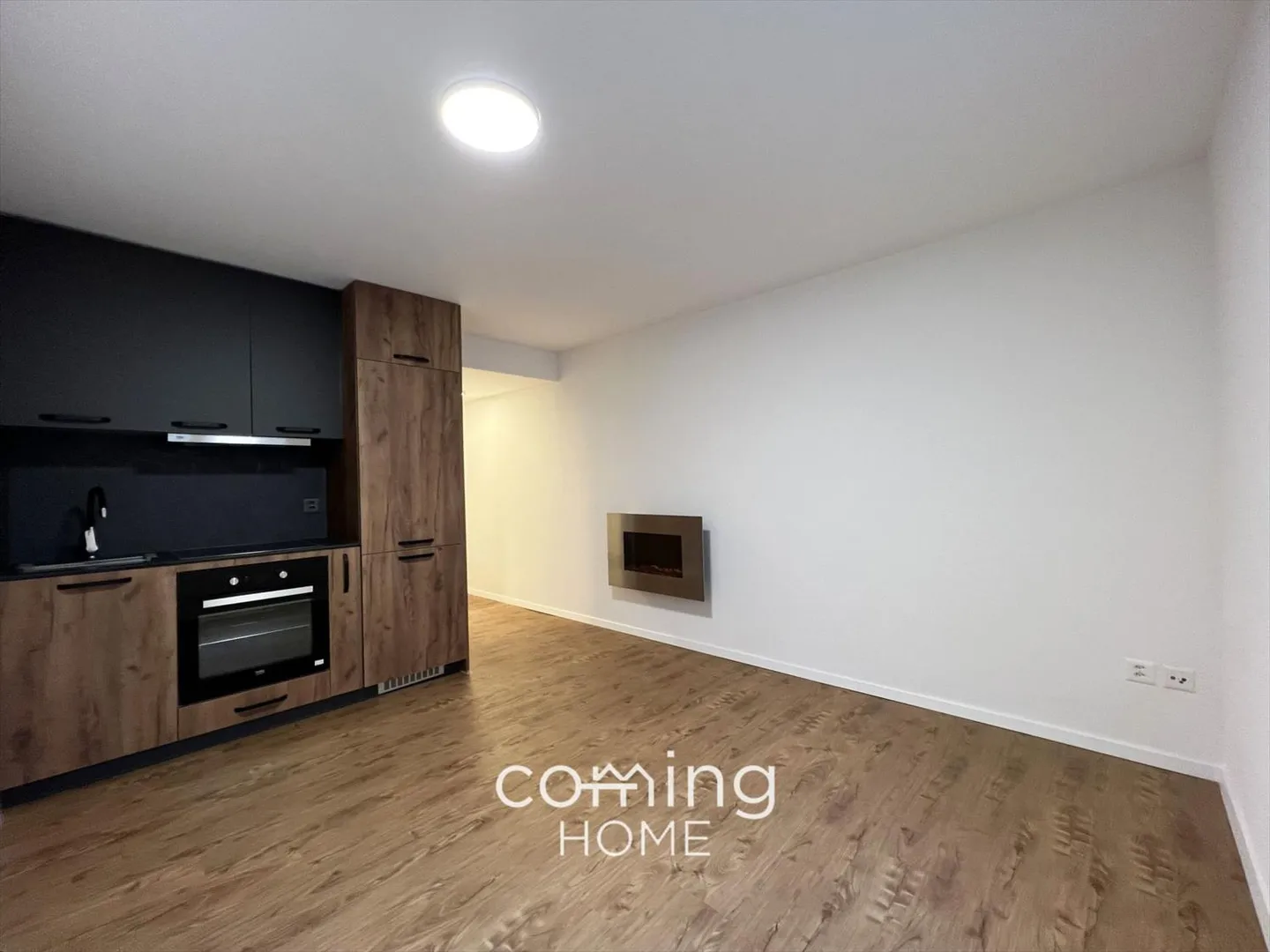 Studio moderne à Saas-Fee - entièrement rénové, central et avec potentiel locatif - Photo 2 sur 12