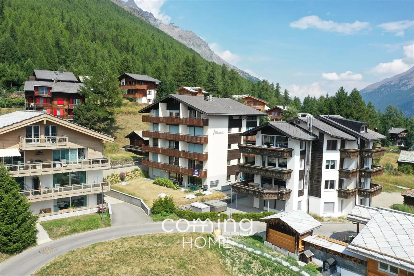 Studio moderne à Saas-Fee - entièrement rénové, central et avec potentiel locatif - Photo 1 sur 12